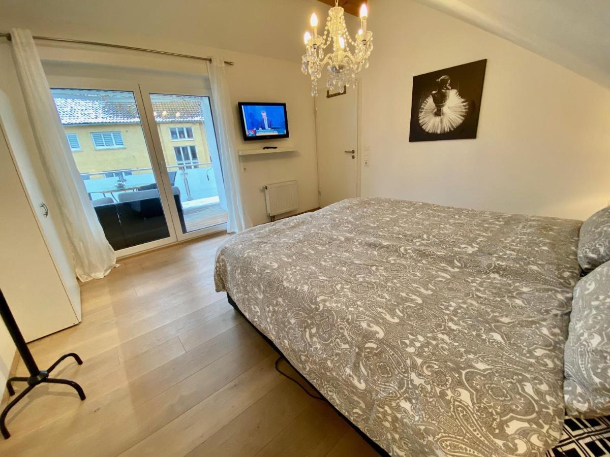 Appartamento Luxurioeses Studio Im Zentrum, Balkon, Kamin, Klima Ravensburg Esterno foto
